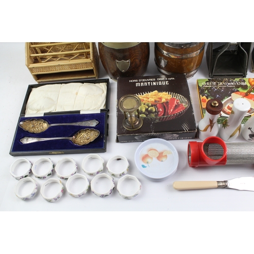 570 - Kitchenalia Assorted Vintage Modern Items Accessories Inc Ceramics Joblot