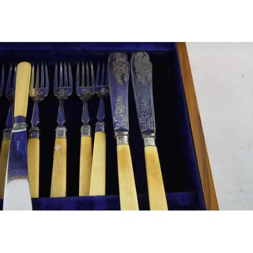 501 - Vintage Cutlery Sets Silver Plated Fish Set with Serving Pair & Wooden Canteen