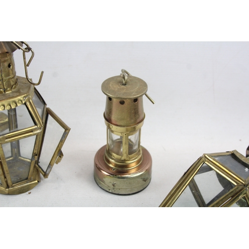 503 - Five Vintage Brass Wall Sconce Lamps Handheld Ornamental, Untested