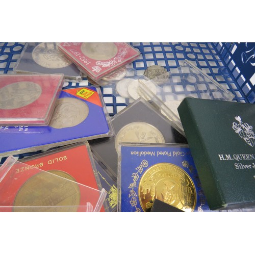 16 - Assortment of collectable coinage