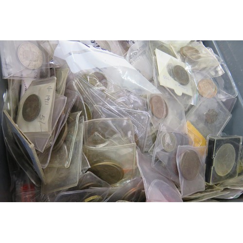 30 - Assortment of collectable coinage