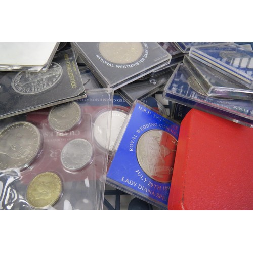 32 - Assortment of collectable coinage