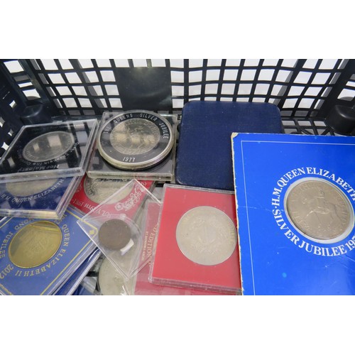 34 - Assortment of collectable coinage