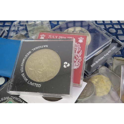 38 - Assortment of collectable coinage