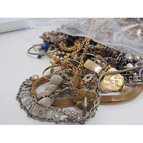 342 - 3kg of assorted Jewellery to include vintage, Gemstone, Gold tone etc.