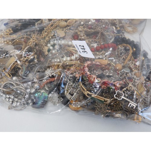 342 - 3kg of assorted Jewellery to include vintage, Gemstone, Gold tone etc.