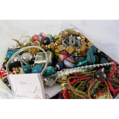 351 - 10kg bag of costume jewellery.