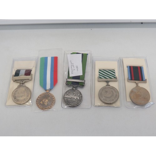 64 - 5 x Reproduction military medals