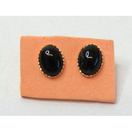 96 - 9ct gold black onyx oval stud earrings.