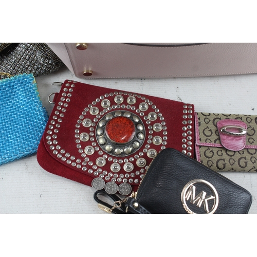 524 - Handbags Designer Assorted Branded Inc Leather, Beaded, Shoppers Joblot