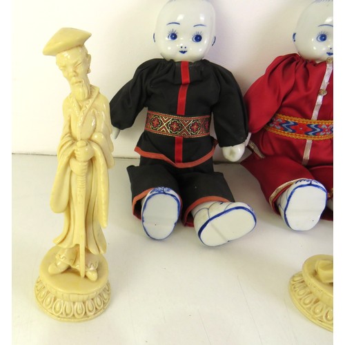 281 - Oriental collectables to includes two Chinese blue and white porcelain dolls.