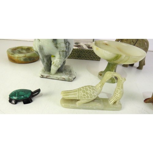 282 - Collectable lot to include carved agate animal sculptures, boxed set of chinese flower stones.