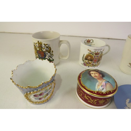 285 - Job lot of Royal Memorabilia to include cups, plates, trinket pots, Shelley etc.