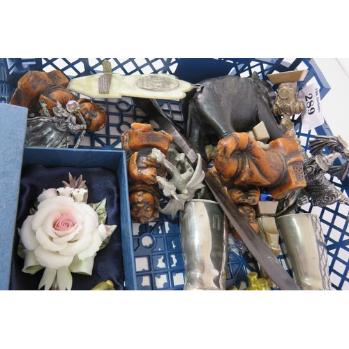 289 - Collectable lot to include ornamental elephants, pewter figures and oriental.