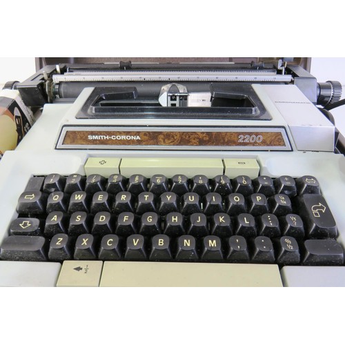 156 - vintage Smith Corona Typewriter