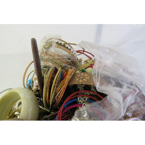 299 - 10kg bag of unsorted costume jewellery.