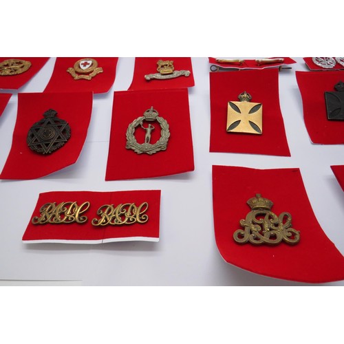 4 - 18 Military cap/Regiment badges