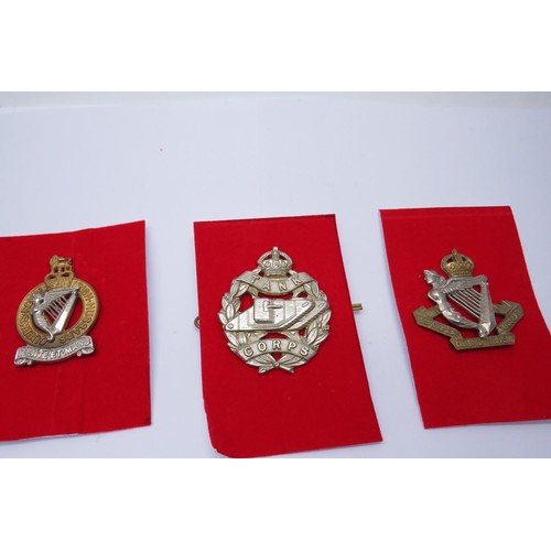 8 - 22 Military cap/Regiment badges