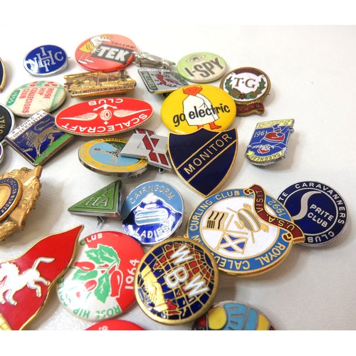 193 - Forty various badges including enamel, butlins, speedway, rupert, curling etc