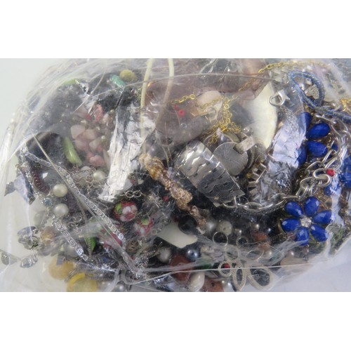 204 - Approximately 3kg of mixed jewellery