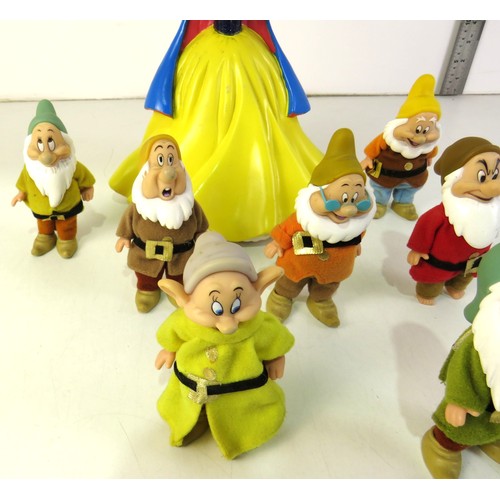 210 - Disney Collectable Snow white and Seven Dwarves Figures