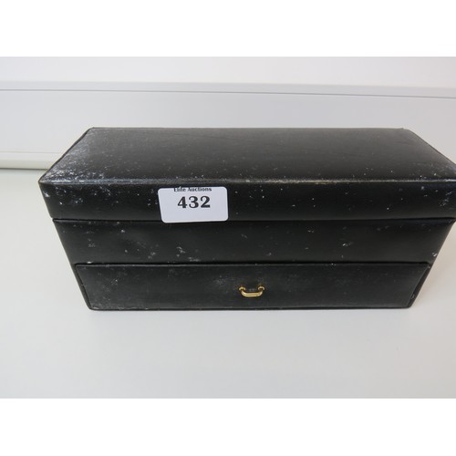 432 - Watch box with eleven gents working watches to include, Rotary, Sekonda and Casio digital.