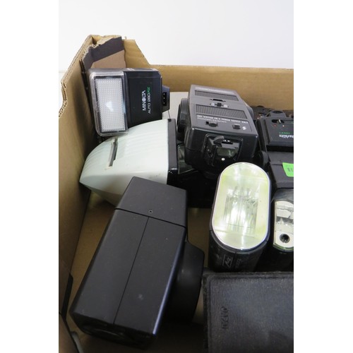 369 - Large collection of flash/camera equipment