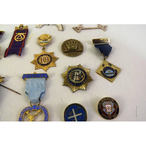 532 - Joblot of masonic badges and medals