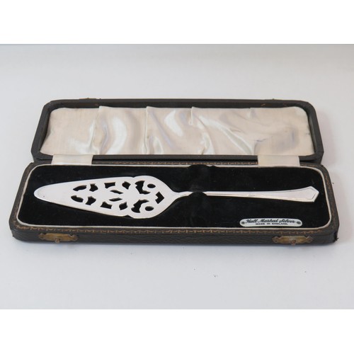 131 - Boxed silver cake slicer sheffield - 35g