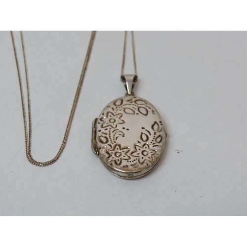 250 - Boxed silver locket