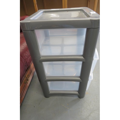 569 - Chest of three plastic drawers for office