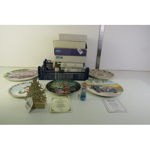 571 - Joblot of collectable plates including boxed Wedgewood christmas