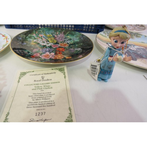 571 - Joblot of collectable plates including boxed Wedgewood christmas