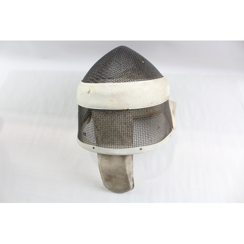 125 - Vintage Adult Fencing Mask / Foil