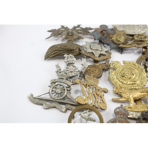 14 - Military Cap Badges Inc Australian, RFC, Irish Guards, Etc Joblot