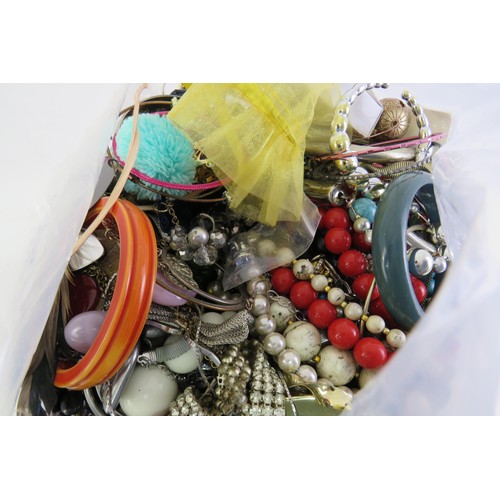 99 - 10kg bag of costume jewellery.