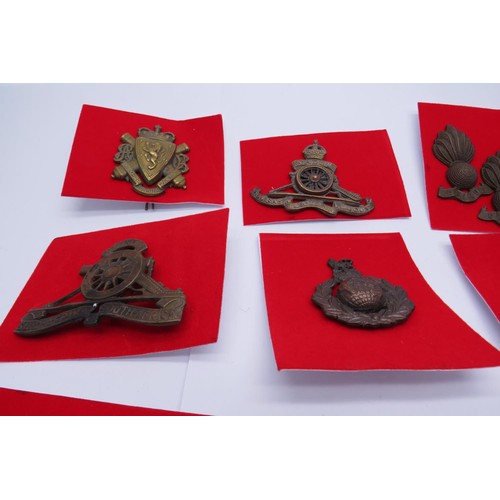 22 - 20 Military cap/Regiment badges