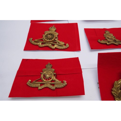 22 - 20 Military cap/Regiment badges