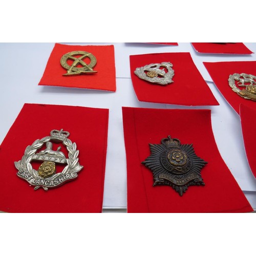 26 - 19 Military cap/Regiment badges