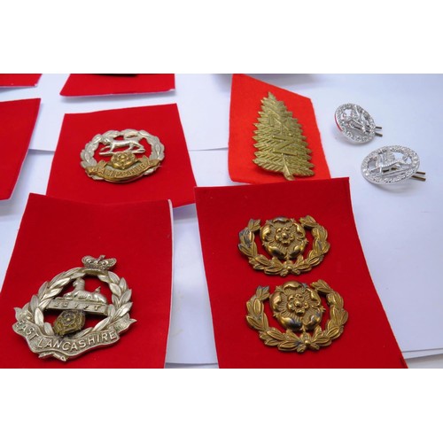 26 - 19 Military cap/Regiment badges