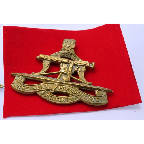 39 - 20 Military cap/Regiment badges