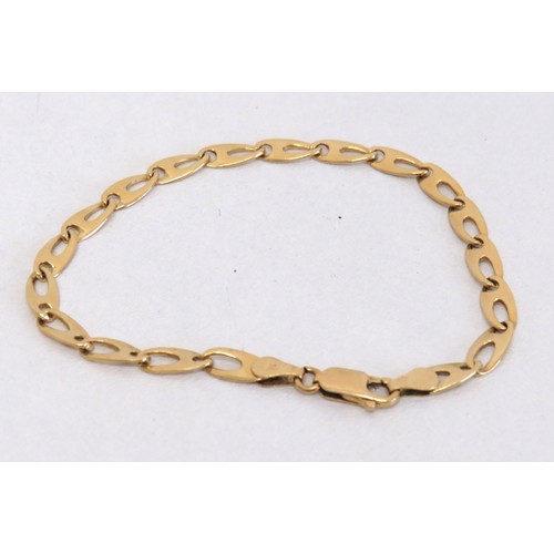 43 - 18ct Gold bracelet, length 7