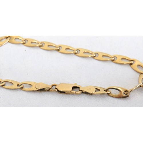 43 - 18ct Gold bracelet, length 7