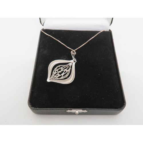 192 - Boxed silver necklace