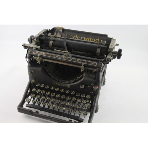 517 - Vintage Underwood Standard Portable Typewriter