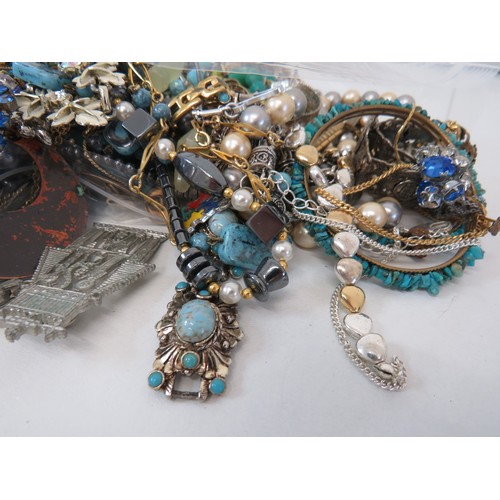 67 - 2kg of Jewellery to include vintage.