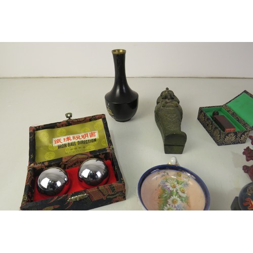 268 - Lot of oriental collectables.