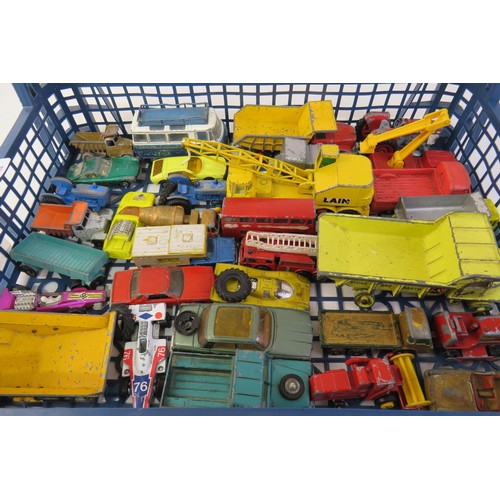 175 - Tray of mixed old cars