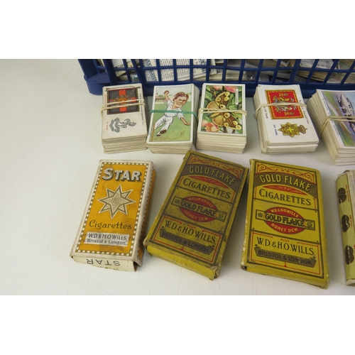 102 - Tray of cigarette cards