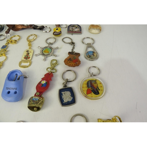 114 - Thirty novelty keyrings